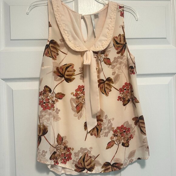 LC Lauren Conrad Tops - Women's LC Sleeveless Blouse size L